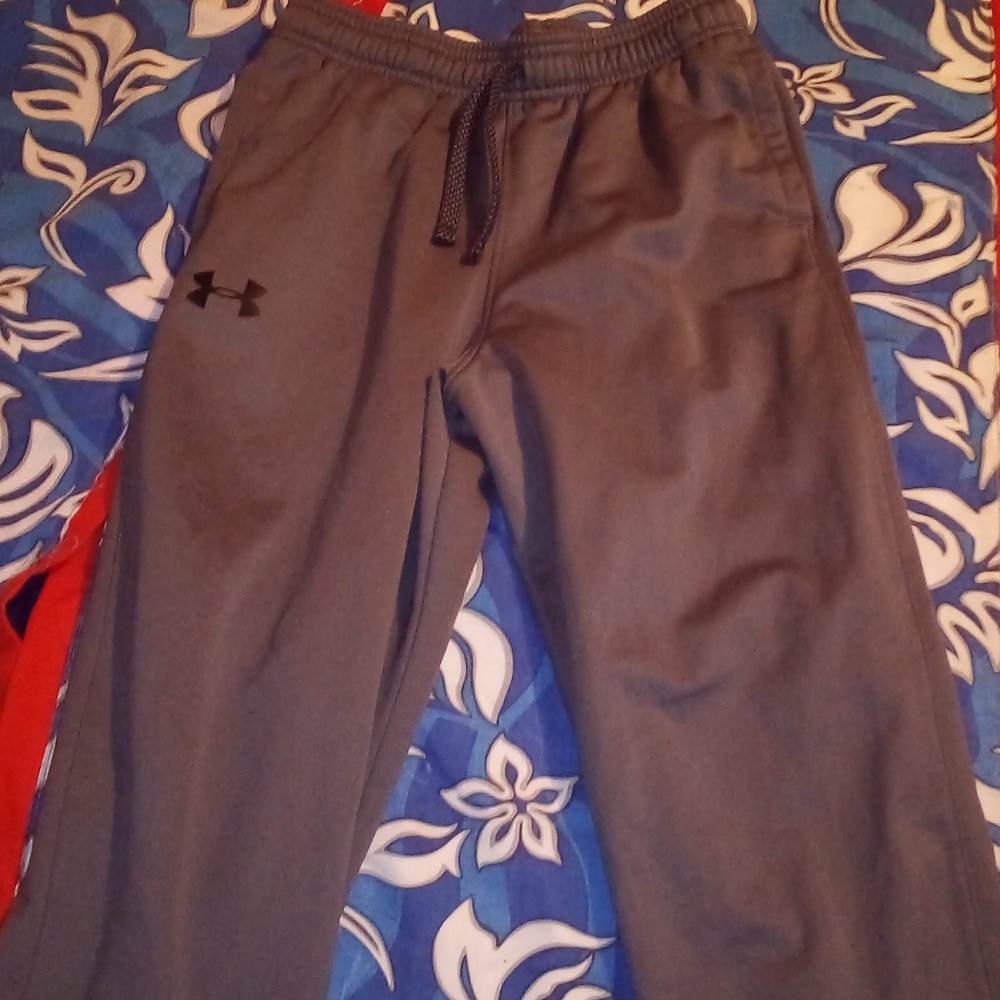 Underarmor boys joggers***